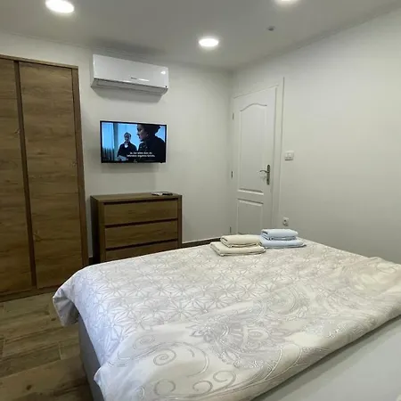 Lenny In Apartment Porec